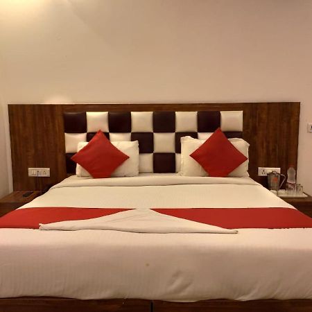 Hotel Cozy Cave Near Igi Airport Delhi New Delhi Eksteriør bilde